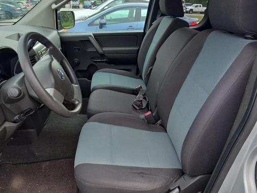 2005 Nissan Titan XE King Cab