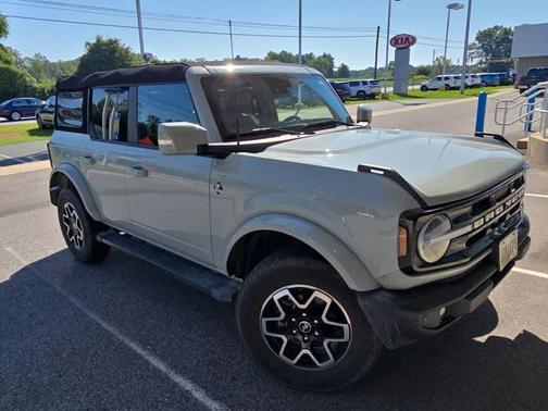 2023 Ford Bronco Outer Banks