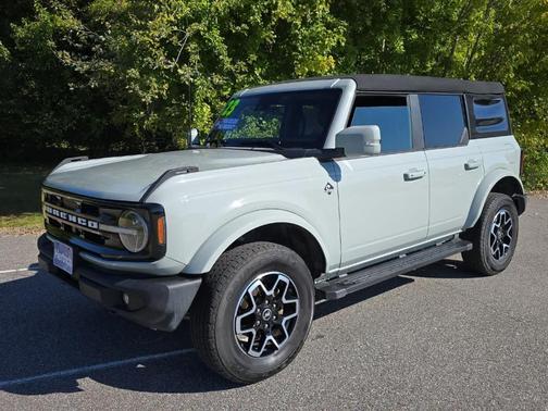2023 Ford Bronco Outer Banks