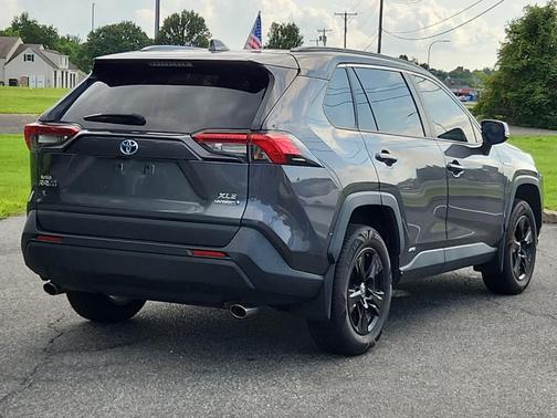 2021 Toyota RAV4 Hybrid XLE