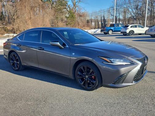 2022 Lexus ES 300h F SPORT