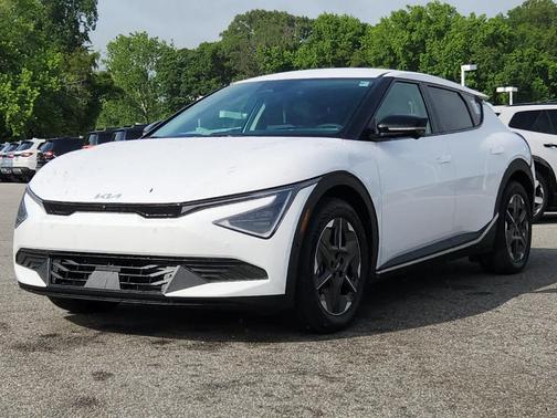 2025 Kia EV6 Light