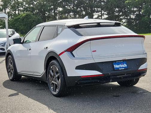 2025 Kia EV6 Light