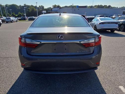 2016 Lexus ES 300h Base