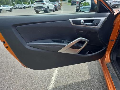 2016 Hyundai Veloster Base
