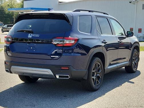 2025 Honda Pilot TOURING+
