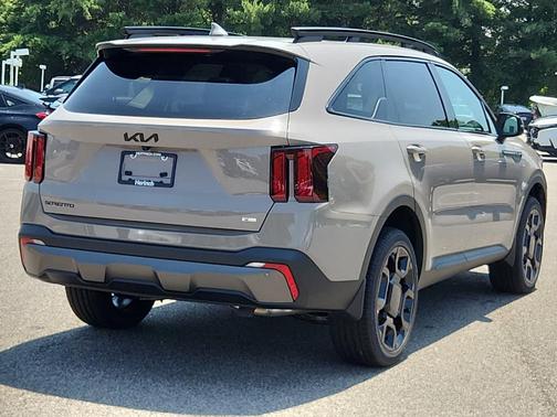 2025 Kia Sorento X-Line EX