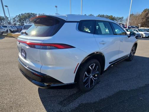 2025 Toyota Crown Signia XLE