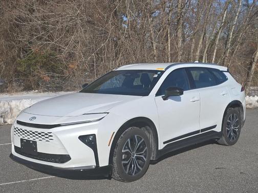 2025 Toyota Crown Signia XLE