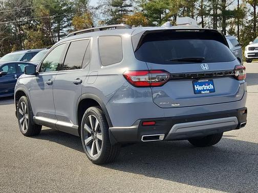 2025 Honda Pilot Touring