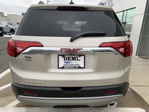 2017 GMC Acadia SLE-2