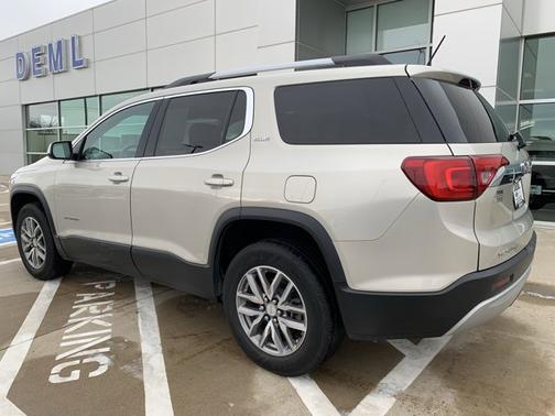 2017 GMC Acadia SLE-2