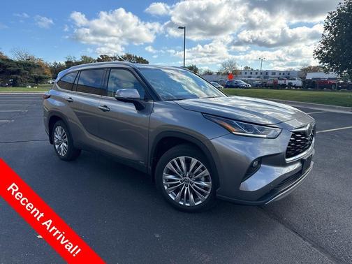 2025 Toyota Highlander Hybrid Platinum