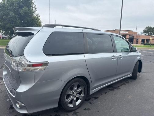 2011 Toyota Sienna SE