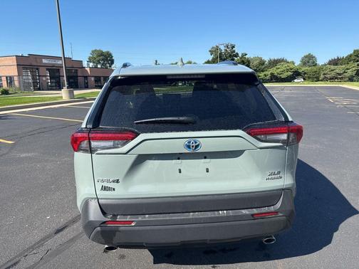 2023 Toyota RAV4 Hybrid XLE Premium
