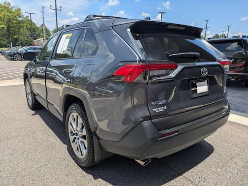 2022 Toyota RAV4 XLE Premium