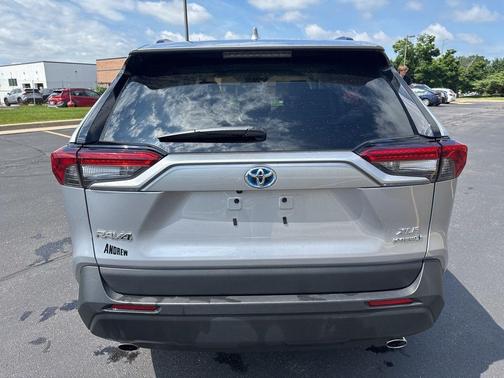 2024 Toyota RAV4 Hybrid XLE Premium
