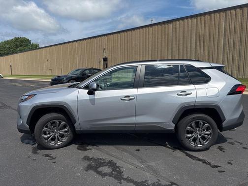 2024 Toyota RAV4 Hybrid XLE Premium