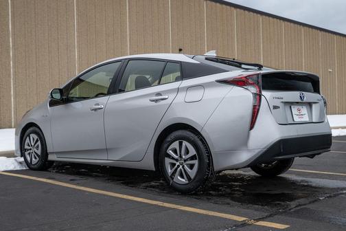 2016 Toyota Prius Three