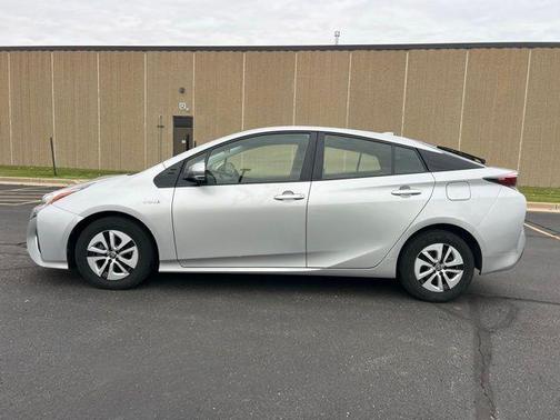 2016 Toyota Prius Three