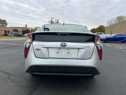 2016 Toyota Prius Three