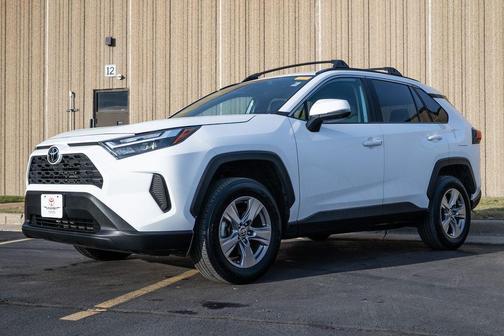 2022 Toyota RAV4 XLE