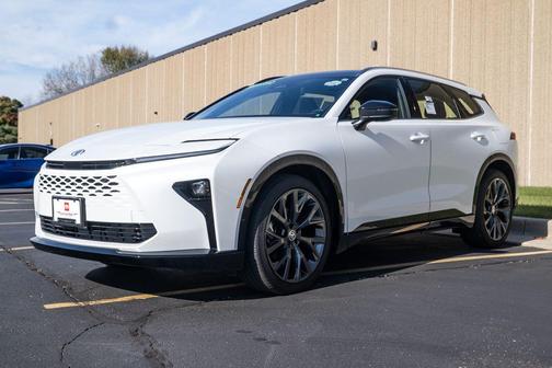 2025 Toyota Crown Signia Limited