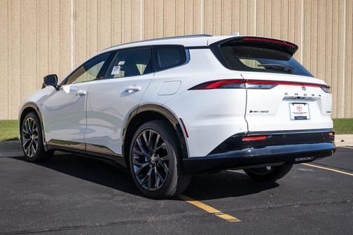 2025 Toyota Crown Signia Limited