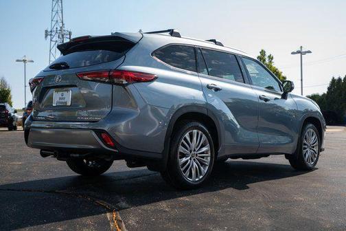 2023 Toyota Highlander Platinum