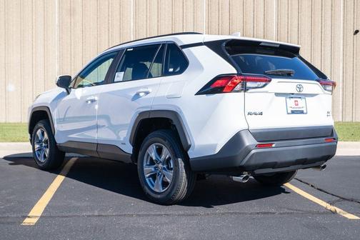 2025 Toyota RAV4 Hybrid XLE