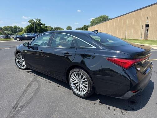 2020 Toyota Avalon Hybrid Limited