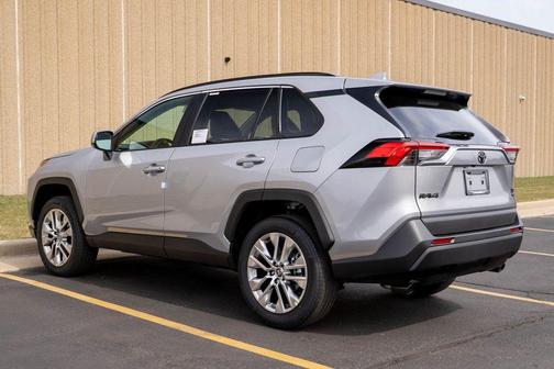 2025 Toyota RAV4 XLE Premium