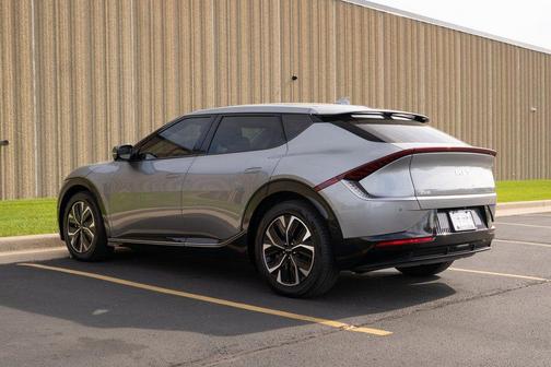 2022 Kia EV6 Wind