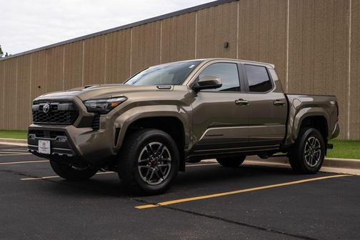 2024 Toyota Tacoma Hybrid TRD