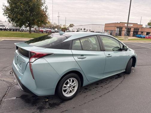 2016 Toyota Prius Three