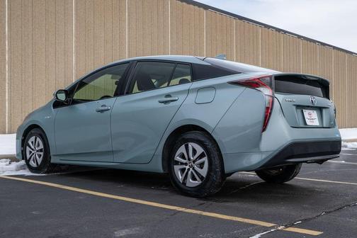 2016 Toyota Prius Three