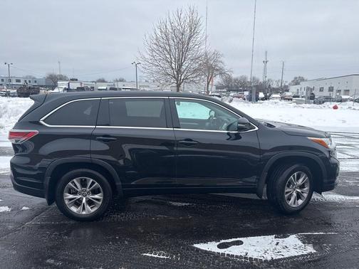 2016 Toyota Highlander LE Plus