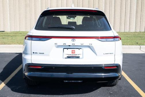 2025 Toyota Crown Signia Limited