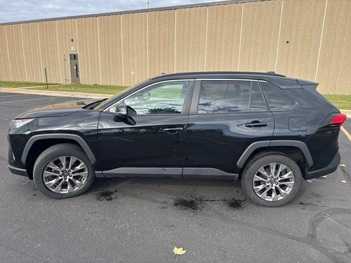 2020 Toyota RAV4 XLE Premium