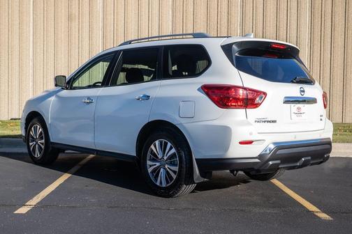 2019 Nissan Pathfinder SL