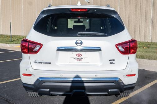 2019 Nissan Pathfinder SL