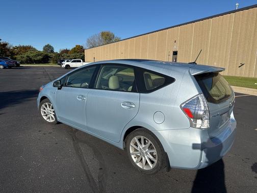 2012 Toyota Prius v Two
