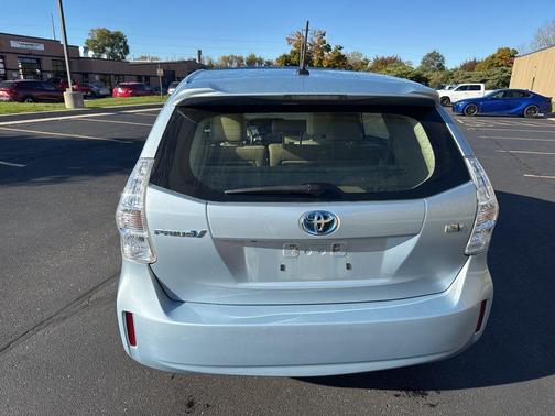 2012 Toyota Prius v Two