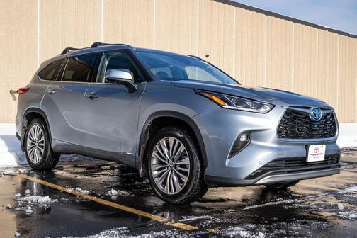 2023 Toyota Highlander Hybrid Platinum