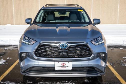 2023 Toyota Highlander Hybrid Platinum