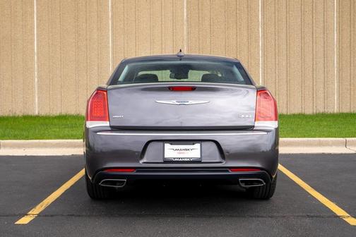2018 Chrysler 300 Limited
