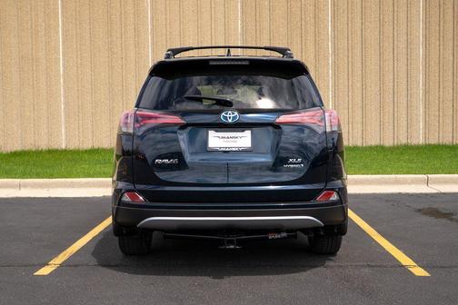 2017 Toyota RAV4 Hybrid XLE
