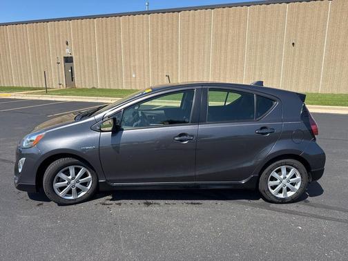 2017 Toyota Prius c Three