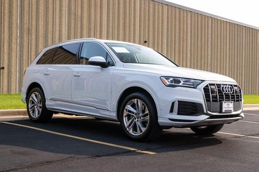 2023 Audi Q7 45 Premium Plus