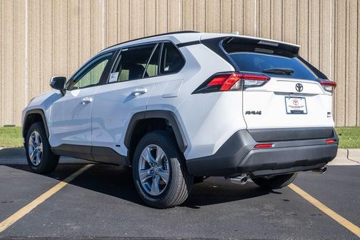 2025 Toyota RAV4 Hybrid XLE